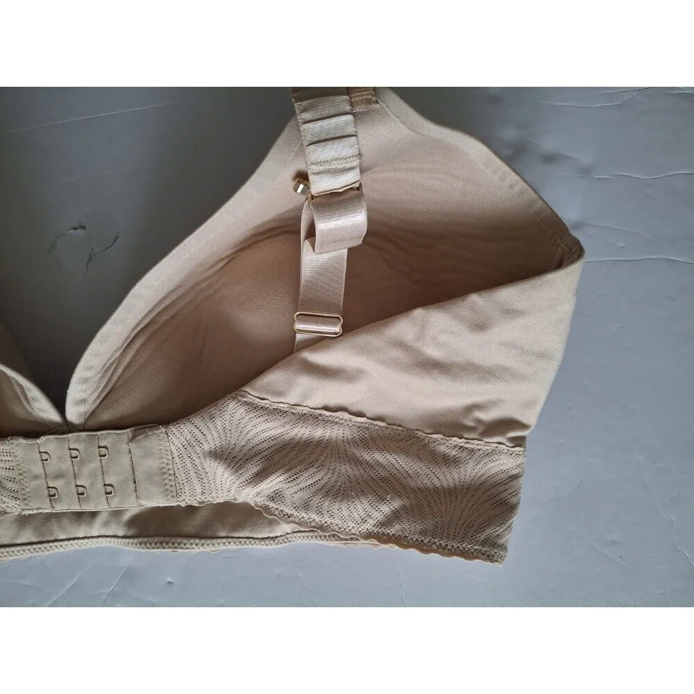 Vanity Fair Effortless Wire Free Bra Size 38DD Beige Tan Plunge 77164